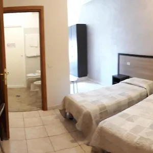 Salus , Milánó Olaszország