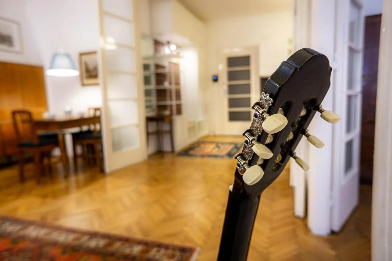 Bond & Sue Apartman Budapest